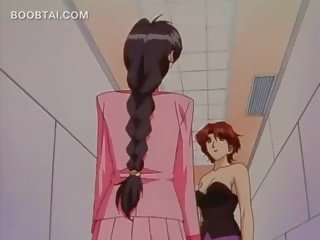 Rambut pirang animasi pornografi lesbian penyusunan di luar dengan sebuah menarik lassie