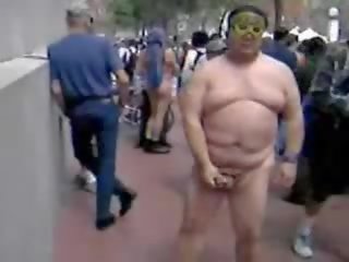 Fat Asian bloke Jerking On The Street mov