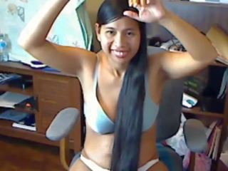 Affascinante lungo dai capelli asiatico striptease e hairplay: hd sesso da